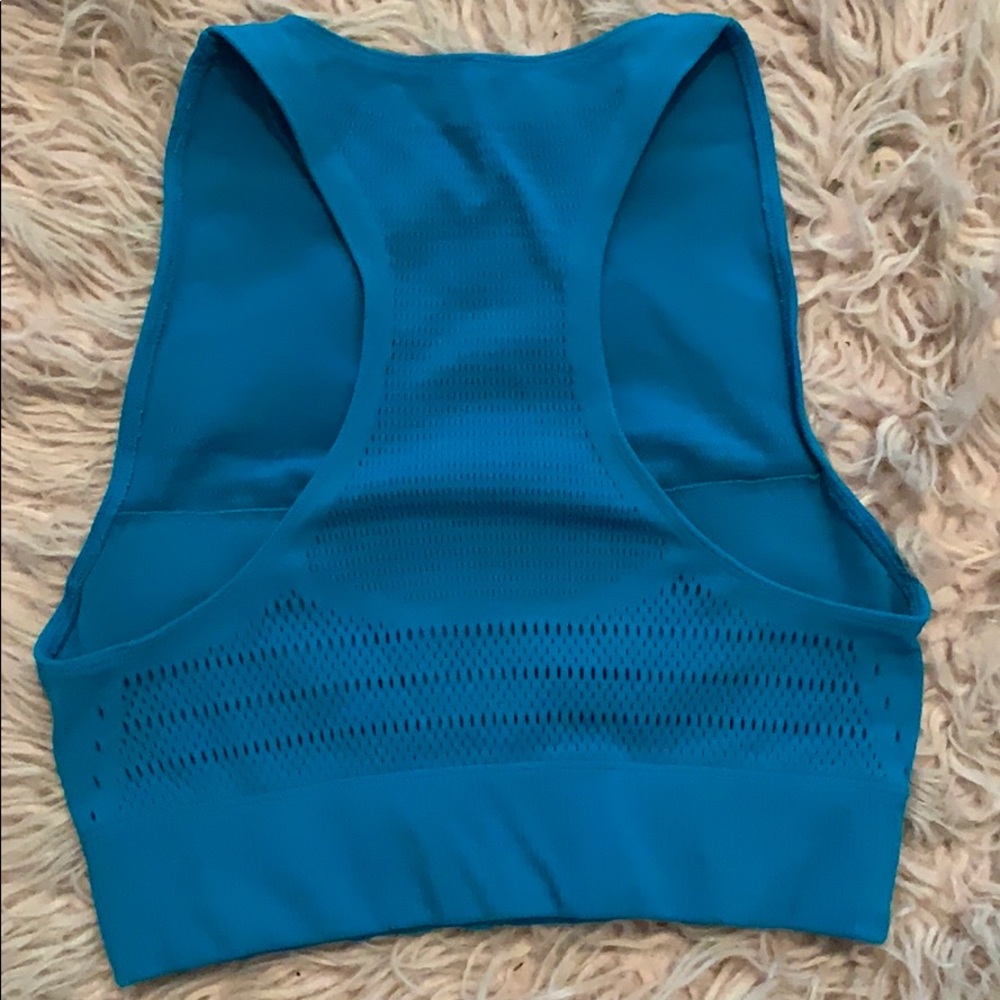 Fabletics Athletic Set - Picture 2 of 4